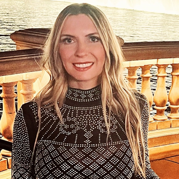 Meet your Posher, Jessica - Picture 1 of 1